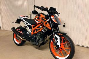 Moto KTM Duke 390