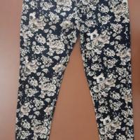 Pantaloni in velluto a coste, con motivo floreale