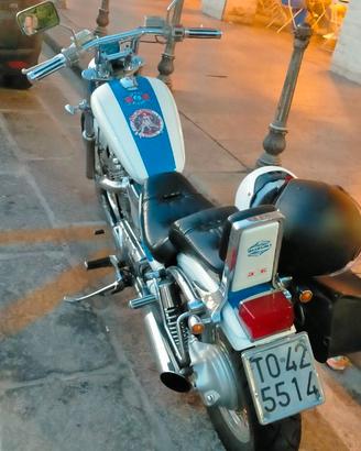 Suzuki intruder 750