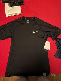 Maglia nike swim tgS nera - nuova