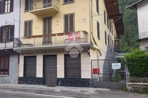 6 LOCALI A GROSCAVALLO