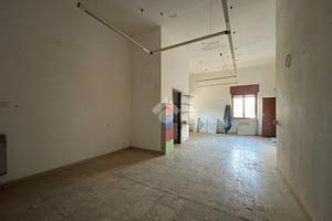 NEGOZIO A NIZZA MONFERRATO