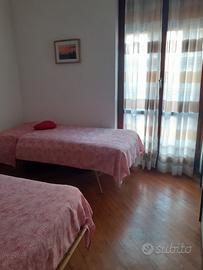 stanza due letti firenze 