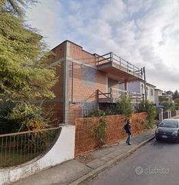 Immobile in asta di 250 m² con più di 5 locali a P