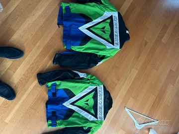 Due giacche tessuto Dainese