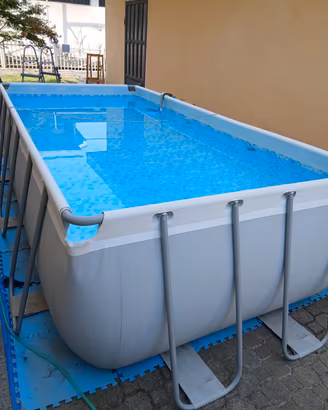 Piscina  + accessori 