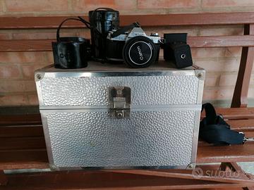 Macchina fotografica reflex Canon AE-1 + accessori