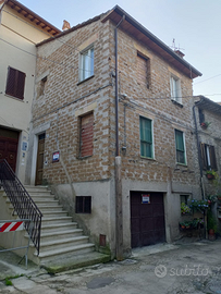 Cielo terra in centro storico a Bevagna