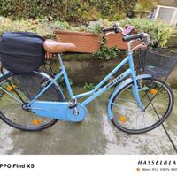 Bici da donna azzurra