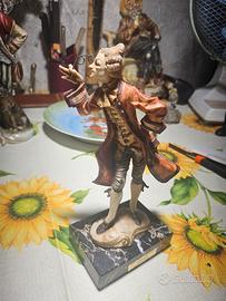 statue