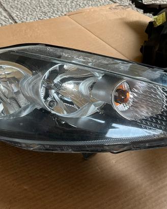 Coppia Fari Ford Fiesta 2008