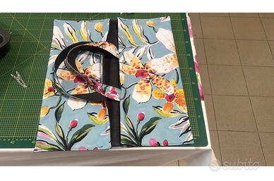Portatorte artigianale in tessuto floreale