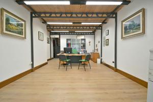 Ampio Locale Zona T-HOTEL