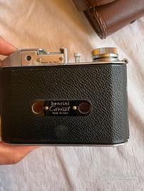 Fotocamera vintage bencini comet II . Anni 50