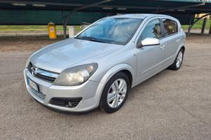 Opel Astra 1.6 16V Twinport 5 porte Cosmo