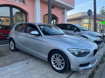 Bmw 116 116i 5p. Unique