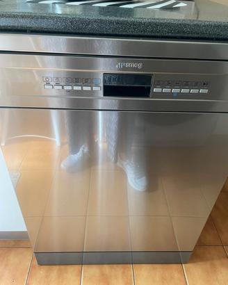 lavastoviglie Smeg