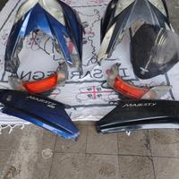 Pezzi di Yamaha 400 ,2 carene ,2 forcelle,2 centra