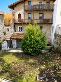 OPERAZIONE IMMOBILIARE IN VIA ALLE LASTE