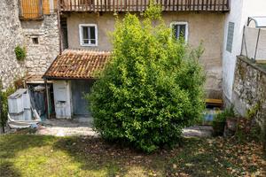 OPERAZIONE IMMOBILIARE IN VIA ALLE LASTE