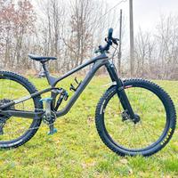 Trek Slash 9.7 enduro