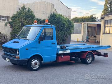 Iveco Daily 35.10  Carroattrezzi