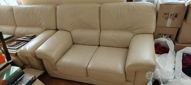 Divani in pelle chiara