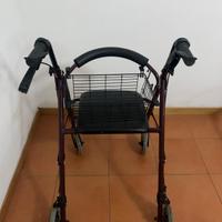 Deambulatore per anziani pieghevole e con freni 