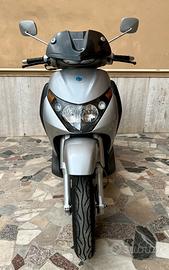 Beverly 200 anno 2002 iscritto FMI