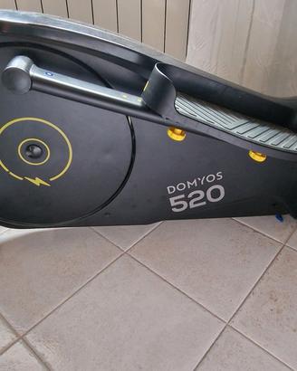 DOMYOS Ellittica EL 520B autoalimentata e connessa