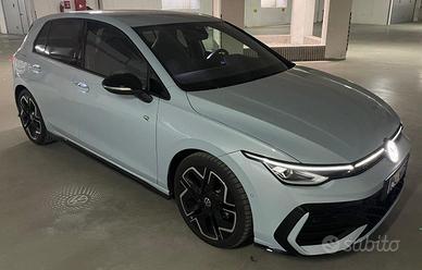Volkswagen Golf 1.5 eTSI ACT R-Line Plus - NUOVA