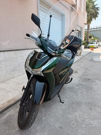 SH 150 vetro 2700€