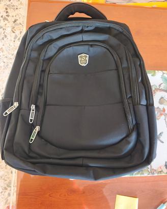 zaino nero viaggio 
