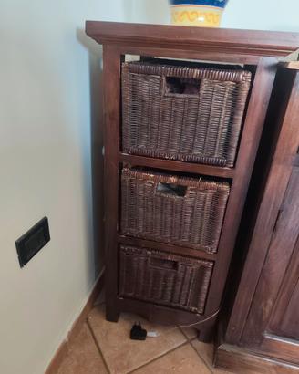 cassettiera in legno e vimini