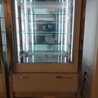 Vetrina ISA Cristal tower