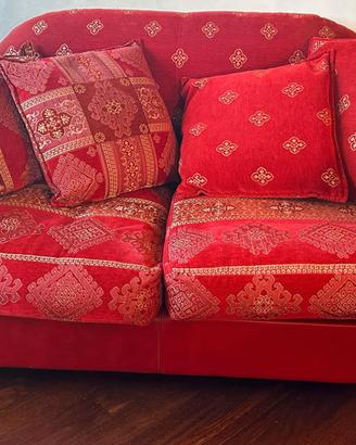 divano da 2 posti e da 3 posti con tavolino etnico
