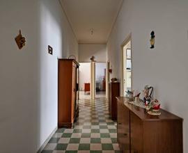 Appartamento a Putignano, 6 locali