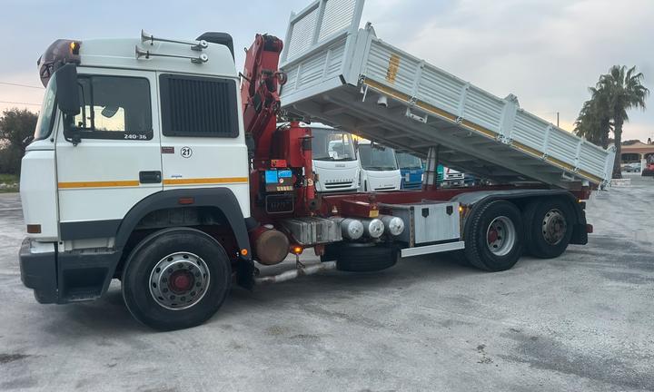 Iveco 240-36 ribaltabile e gru, ACCETTO PERMUTA