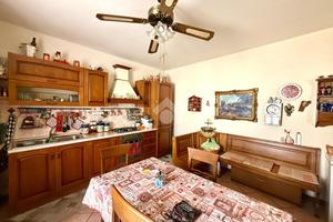 3 LOCALI A LUGAGNANO VAL D'ARDA