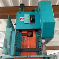 Vendita pressa 300 ton