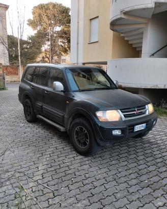 Mitsubishi Pajero v 60
