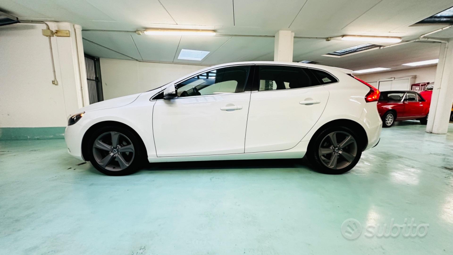 Volvo V40 2014 photo 2