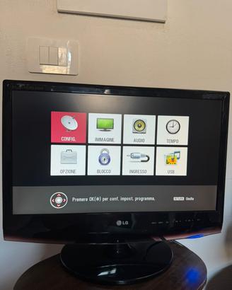 TV monitor LG Flatron M2062D20 pollici