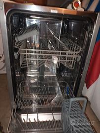 Lavastoviglie da incasso  10 coperti  45 cm .