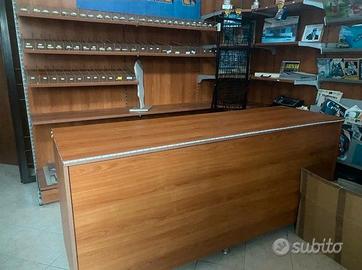 Tabacchi edicola mobilio completo