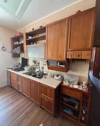 Cucina completa + vetrinetta