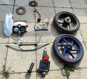 Ricambi vari  XR 600 R e altri