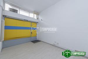 Negozio a Milano Via Gallarate 1 locali
