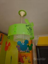 tenda  lampadario e tappeto per stanzetta 