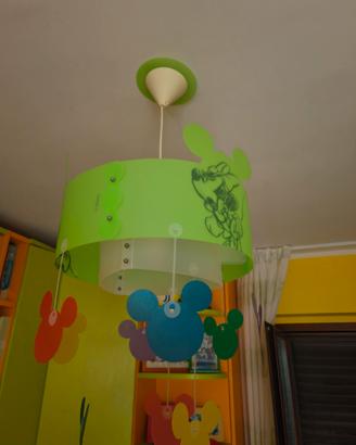 tenda  lampadario e tappeto per stanzetta 